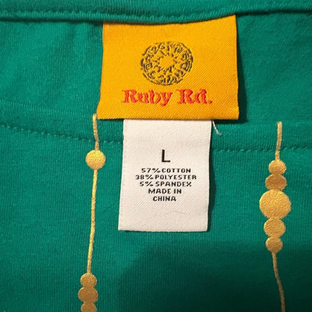 Ruby Rd Women’s Holiday Top - Picture 3 of 8
